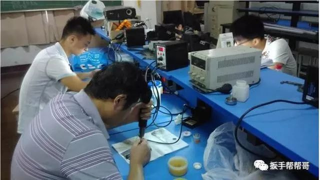 家電、手機和計算機維修中示波器的應用與必要性